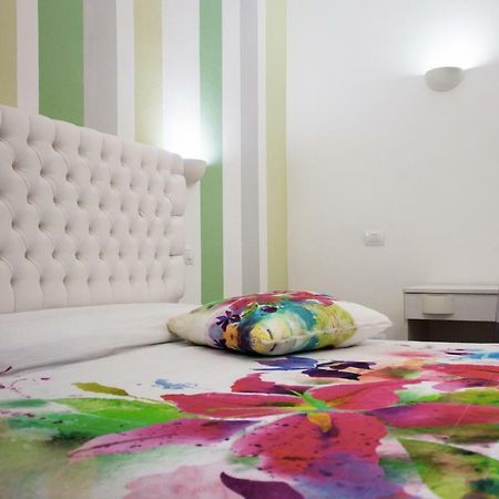B&B L'Arcobaleno พูลา ภายนอก รูปภาพ