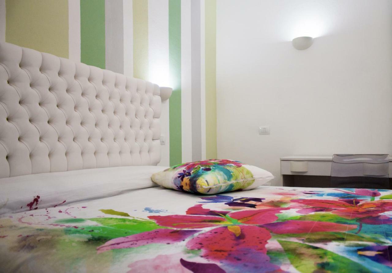 B&B L'Arcobaleno พูลา ภายนอก รูปภาพ