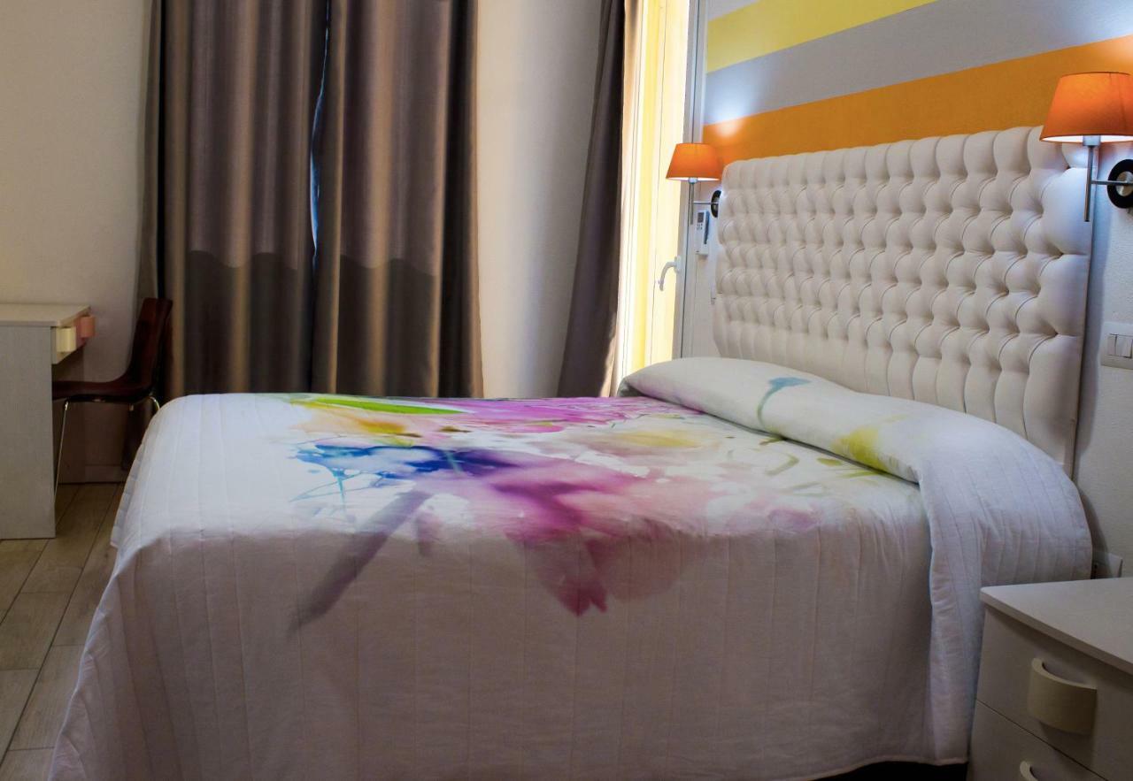 B&B L'Arcobaleno พูลา ภายนอก รูปภาพ