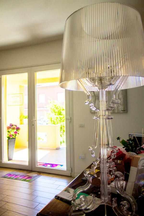 B&B L'Arcobaleno พูลา ภายนอก รูปภาพ