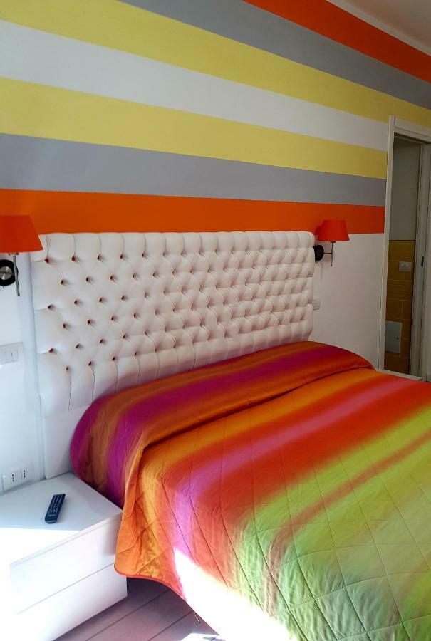 B&B L'Arcobaleno พูลา ภายนอก รูปภาพ